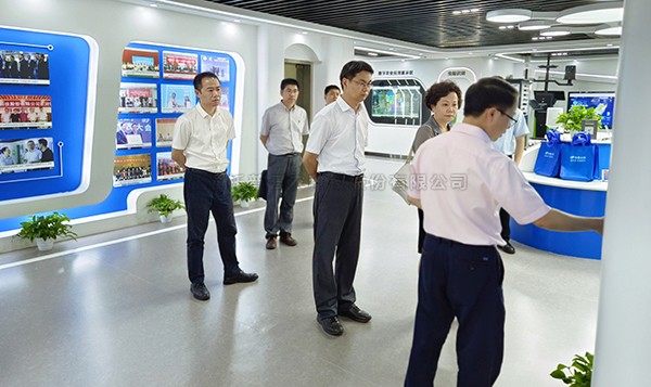浙江省科技厅副厅长吴卿、台盟省委会主委陈清莉一行赴91视频网址入口调研考察