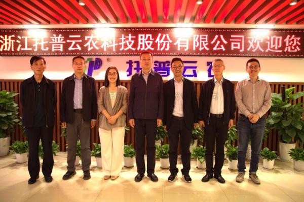 内蒙古自治区农牧业技术推广中心主任胡有林一行赴91视频网址入口考察调研