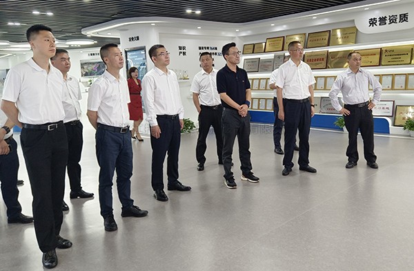 德阳市人大常委会副主任杨芳清、中江县委书记杜尚武率考察组赴91视频网址入口考察调研
