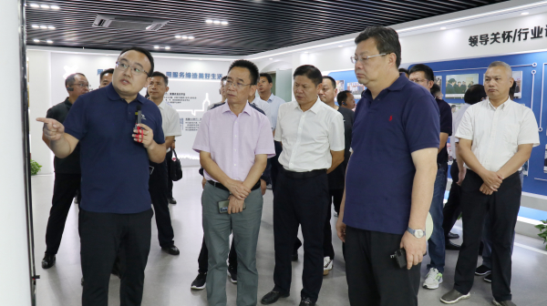 湖北省鄂州市委常委、副市长卢辉一行莅临91视频网址入口考察调研