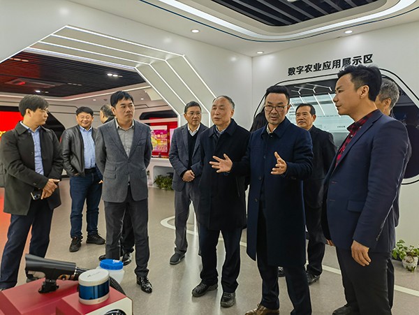 浙江大学校友总会乡村振兴分会会长一行莅临91视频网址入口调研指导