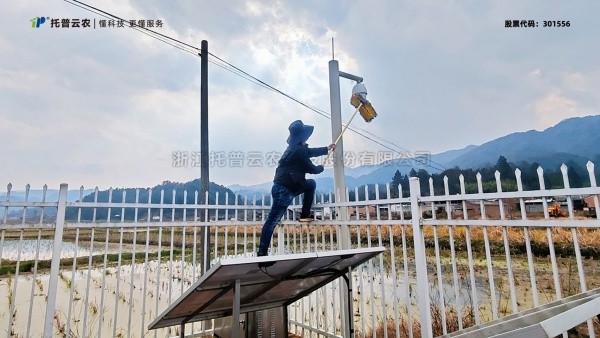 春垄之上，托普人用专业与温度，唤醒每一台“农田卫士”