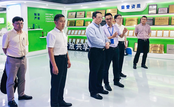 杭州市副市长王宏一行莅临91视频网址入口调研