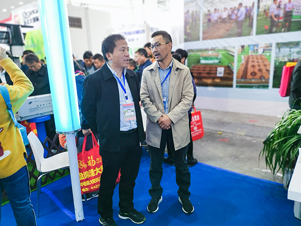 湖南省土肥站姚正昌站长与91视频网址入口陈渝阳董事长密切交流