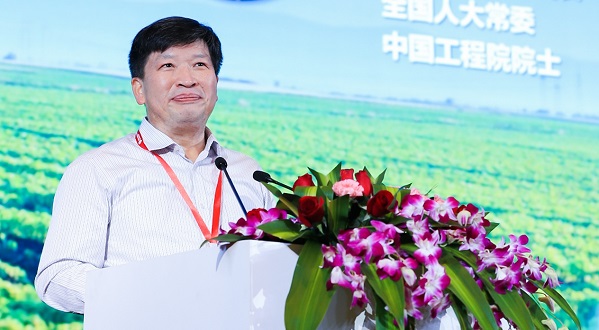 中国科学技术协会副主席、中国工程院副院长、全国人大常委、中国工程院院士邓秀新