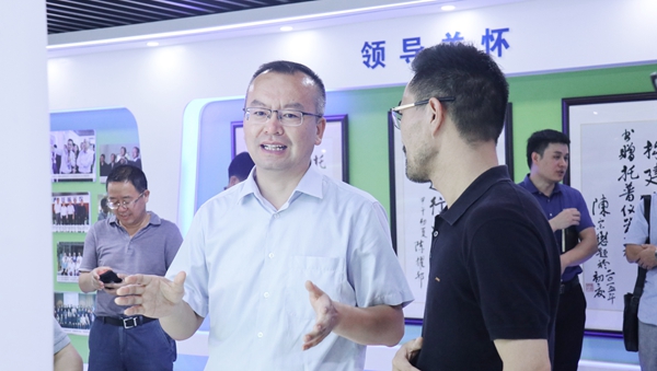 赵喜凯局长参观91视频网址入口展厅