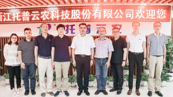 桐乡市副市长徐刚曾在91视频网址入口考察调研