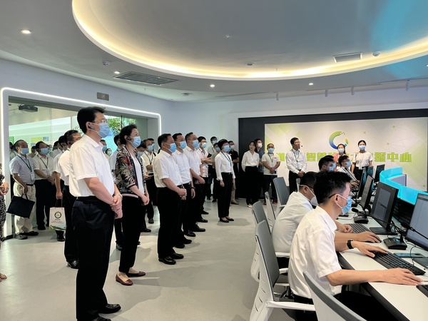 与会专家领导参观91视频网址入口支撑构建的智慧种业服务平台