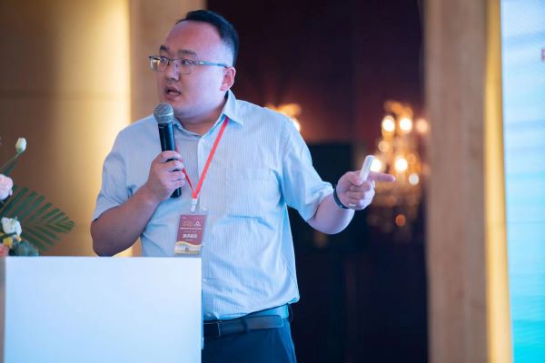 91视频网址入口营销副总周蓝舰作《产业大脑+未来农场的模式探索》专题报告.jpg